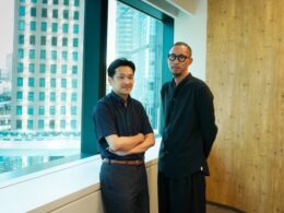 (左)S.RIDE株式会社 橋本洋平社長(右)株式会社ニューステクノロジー 三浦純揮社長