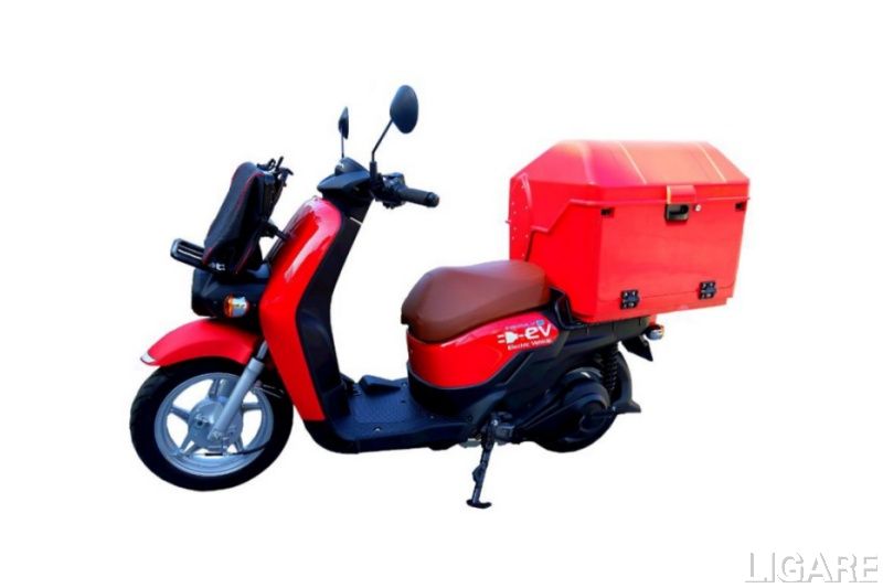 日本郵便 ホンダ製新型電動バイク導入へ 1月から首都圏中心に展開 Ligare リガーレ 人 まち モビリティ