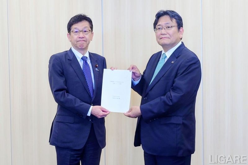 レベル4実装後までの支援拡充を松本デジタル相(左)らに対し、首都圏首長が要望