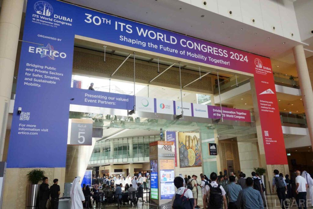ドバイ市内、第30回ITS世界会議の会場。中東開催は初