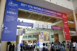 ドバイ市内、第30回ITS世界会議の会場。中東開催は初