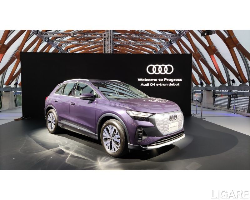 アウディ初の電動コンパクトSUVが日本発売