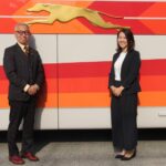 写真左から 帝産観光バス 代表取締役社長 飯尾一重氏 ナビタイムジャパン 酒井美帆氏