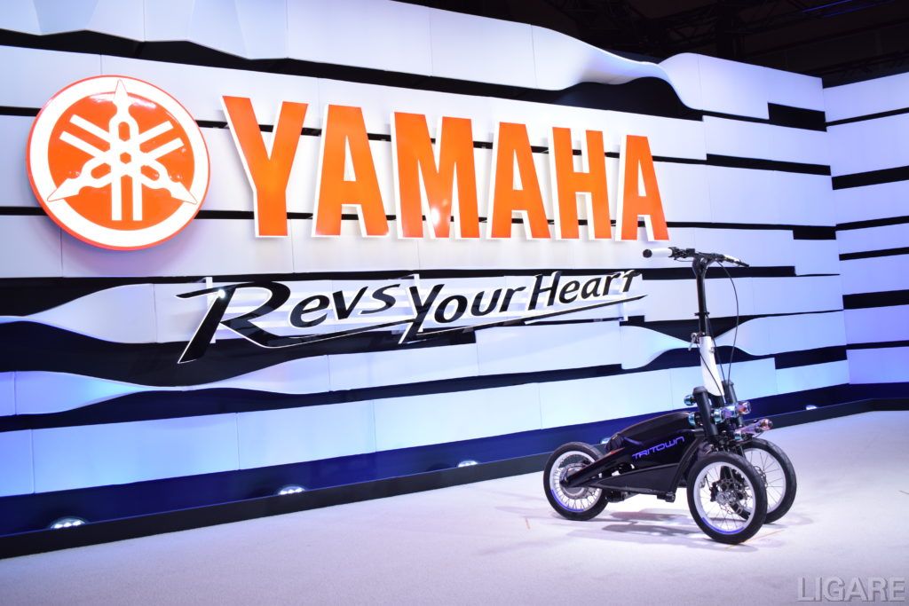 フロント2 輪の小型電動立ち乗りモビリティ「TRITOWN」