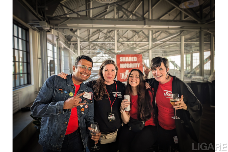 写真右端:サンドラ・フィリップス氏 (提供:movmi)