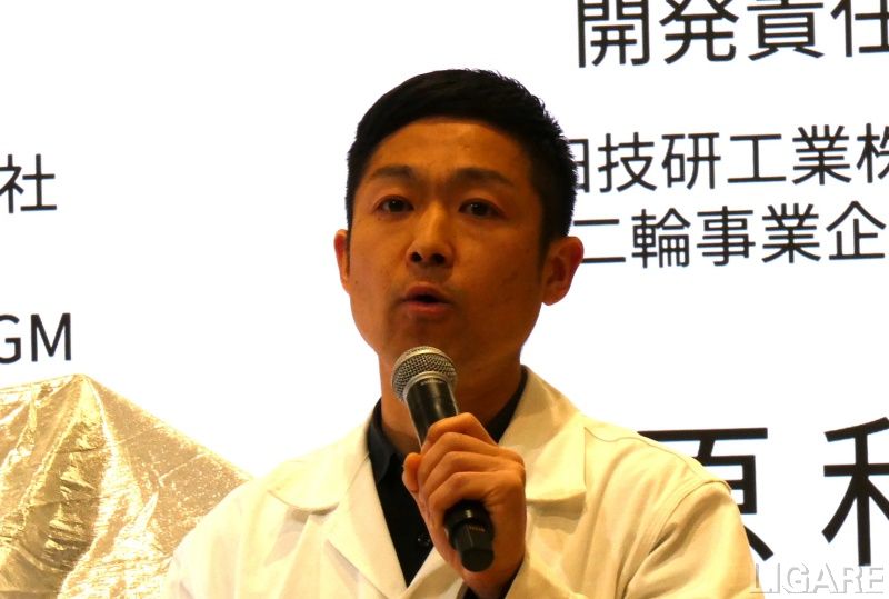 開発のこだわりを話す萩原和也氏