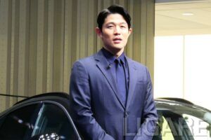 新ブランドアンバサダーの抱負を語る鈴木亮平さん