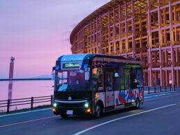 万博のシンボル「大屋根リング」とe Mover