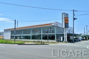 トヨタカローラ秋田本店の外観