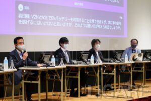 左より、KINTO副社長執行役員CSOの本條聡氏、本田技術研究所エグゼクティブチーフエンジニアの岩田和之氏、ソニーグループ常務の川西泉氏、国際自動車ジャーナリストの清水和夫氏