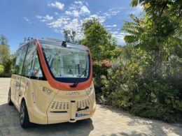 使用する車両「NAVYA ARMA」