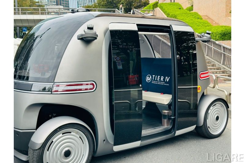 将来のタクシーは自動で客を迎えに来る