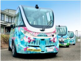 自動運転バスの外観