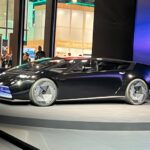 ホンダが新型EVの次世代技術を公開。写真はCES2024で展示されたコンセプト車「SALOON」