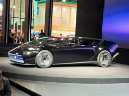 ホンダが新型EVの次世代技術を公開。写真はCES2024で展示されたコンセプト車「SALOON」