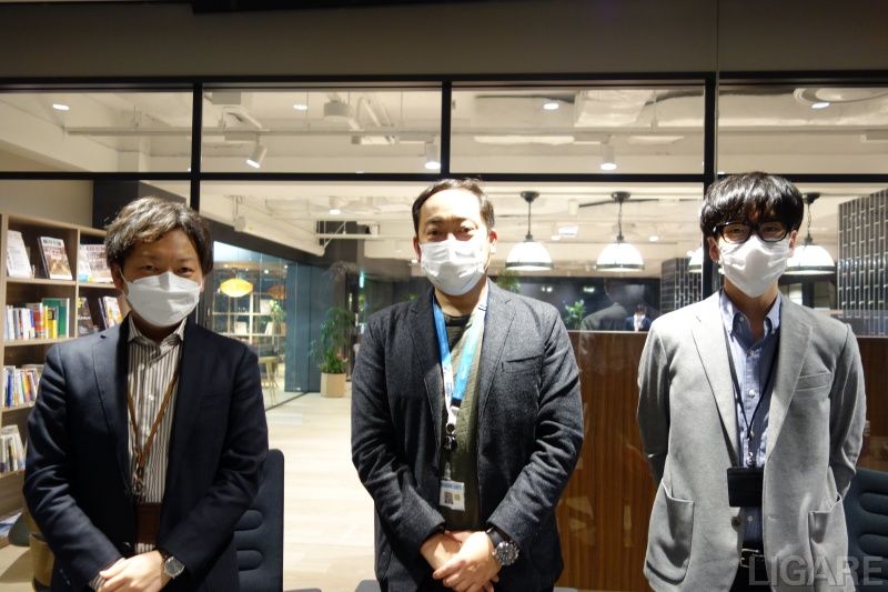 株式会社NTTデータ コンサルティング&ソリューション事業本部の松下氏、坂本氏、山本氏(左から)