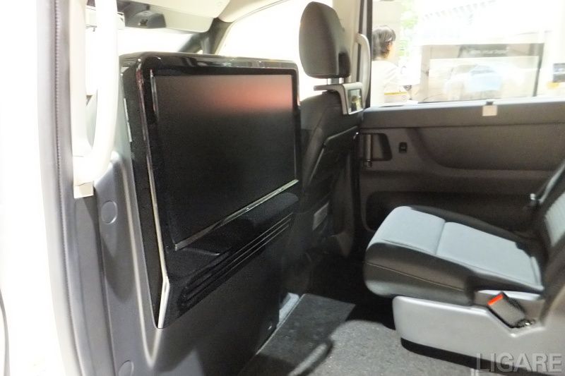 助手席背面部モニター