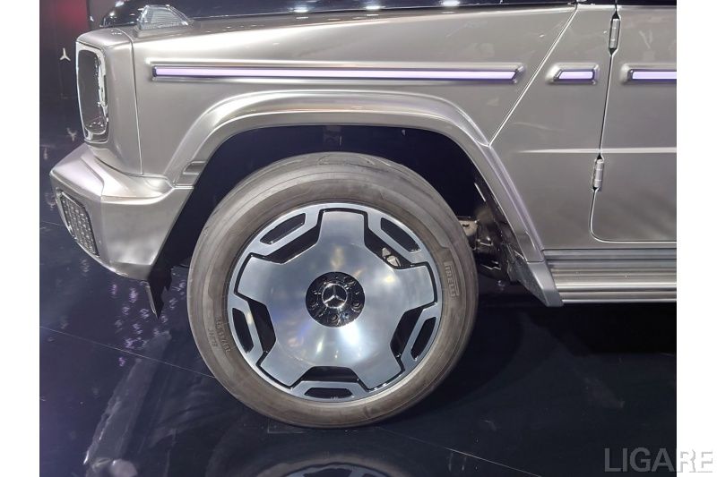 22インチ ポリッシュ仕上げアルミホイール