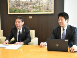インタビューに答える平澤氏と堀内氏(左から)