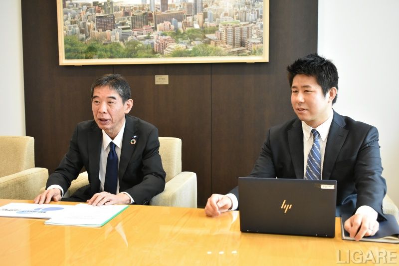 インタビューに答える平澤氏と堀内氏(左から)