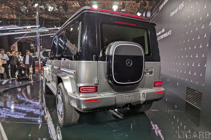 ロック付のボックス(白く光るアクセントを施す)