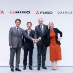 左からトヨタ自動車、日野自動車、三菱ふそうトラック・バス、ダイムラートラックの各CEO