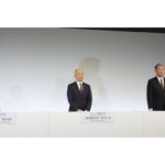 ダイハツ工業が認証不正問題で、トヨタ自動車と会見。写真中央がダイハツ奥平総一郎社長