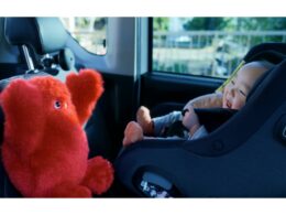 運転中に乳幼児をあやす「イルヨ」に新機能(日産自動車ニュースリリースより)