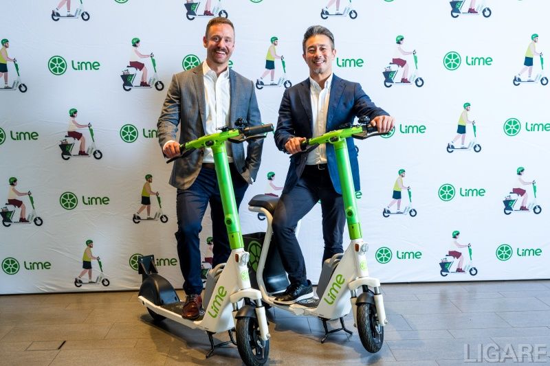 米国発のLimeが日本事業拡大 日本事業責任者のテリー・サイ氏(右)と米国本社のウッディ・ハートマンCOO(左) Lime社提供