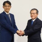 トヨタ自動車 佐藤恒治社長(左)とNTT 島田明社長