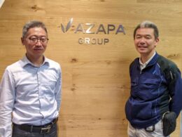 AZAPA 事業企画本部 グローバル事業企画部長の楊偉佳氏(左)とResearch and Developmentの守屋一成氏(右)