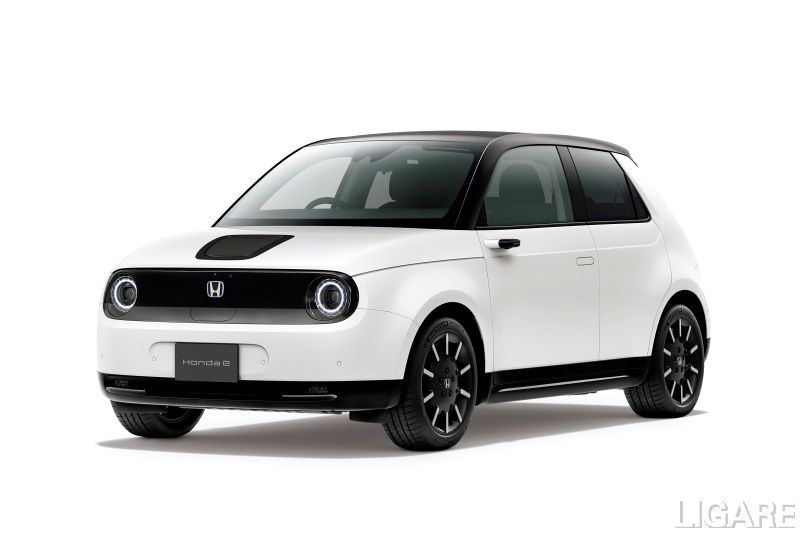 「Honda e」プラチナホワイト・パール