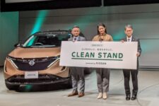 日産とNEXCO中日本、東名SA内でEV充電中にできる洗車サービス「CLEAN STAND」を提供