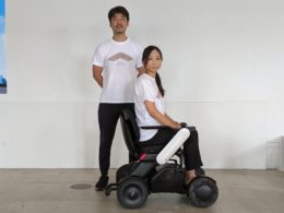 WHILL 代表取締役兼CEOの杉江理氏(左)とプロダクトマネジメント室執行役員室長の堀出志野氏(右)