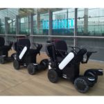 自動追従走行するロボットモビリティ（ロボット電動車いす）
