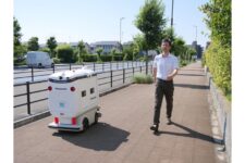 【日本初】パナソニック、届出制による自動配送ロボットの運用開始