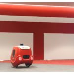 実験に用いた配送ロボット「YAPE」の写真