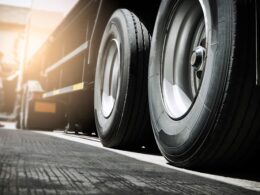 国交省、違法「白トラ」利用荷主への罰則を26年4月から導入　多重下請けも制限へ