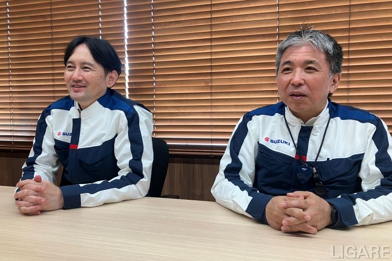 スズキ 次世代モビリティ事業部 部長 松本氏(左)と新技術共創部 部長 榎本氏(右)