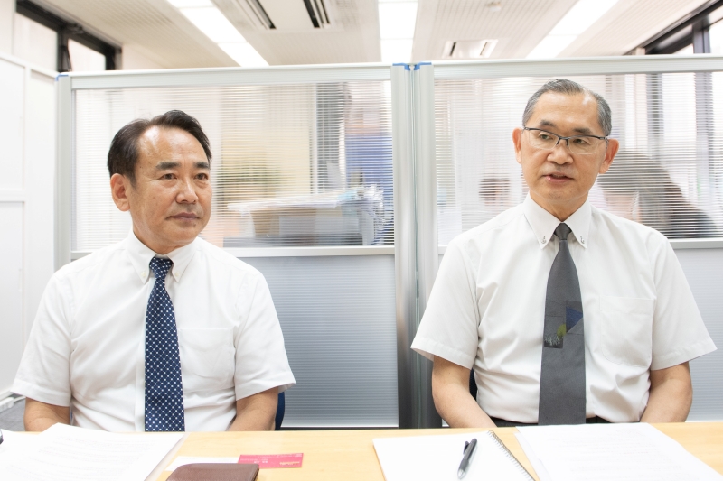 SSD研究所 取締役の野村幸一氏(左)、営業部長の高林一夫氏(右)