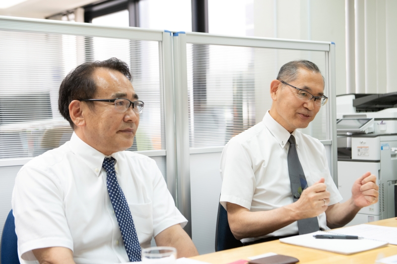 SSD研究所 取締役の野村幸一氏と営業部長の高林一夫氏