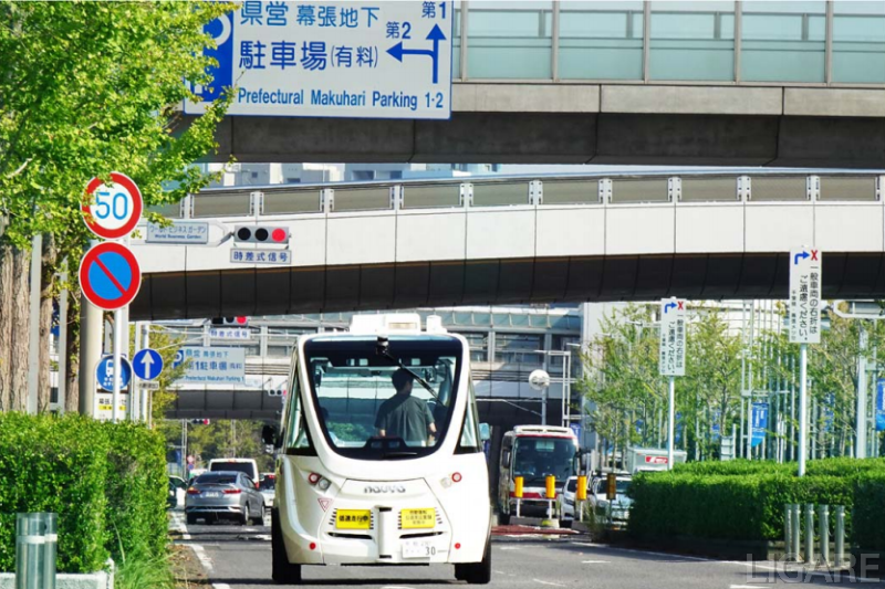 Sbドライブ Ceatecで公道の自律走行バスの実証実験に協力 信号情報に基づいて自動で走行 停止 Ligare リガーレ 人 まち モビリティ Sbドライブ Ceatecで公道の自律走行バスの実証実験に協力 信号情報に基づいて自動で走行 停止 Ligare リガーレ 人 まち モビリティ