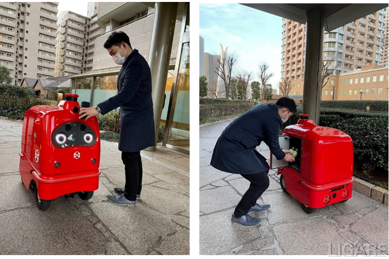 商品受取の様子(QRコードによる開錠及び受取)