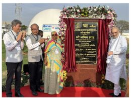 スズキ、インドで牛糞活用のバイオガスプラントを開所 CNG車850台分の燃料を毎日生産へ