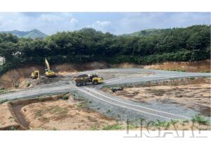 ティアフォー、コマツと建設機械の自動運転で協業　2027年度にダンプトラックを実用化へ