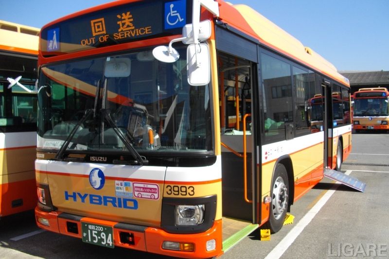 ハイブリッドノンステップバス(写真提供:神姫バス)